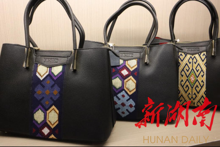 湖南師范大學美術(shù)學院繪夢隊開展土家織錦調(diào)研活動